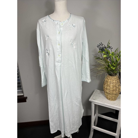 Miss Elaine Intimates & Sleepwear Miss Elaine Heavenly Bodies